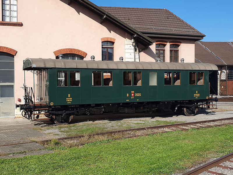 SBB B 3505 präsentiert sich vor der Rotonde