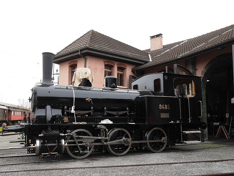Die Lok präsentiert sich seit langem wieder einmal mit aufgesetztem Führerhaus.